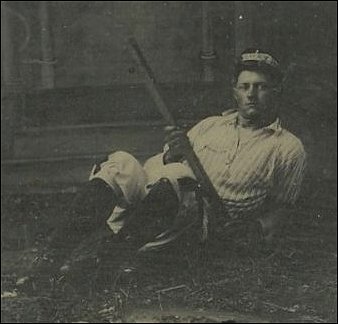 casey-2.jpg (21423 bytes)